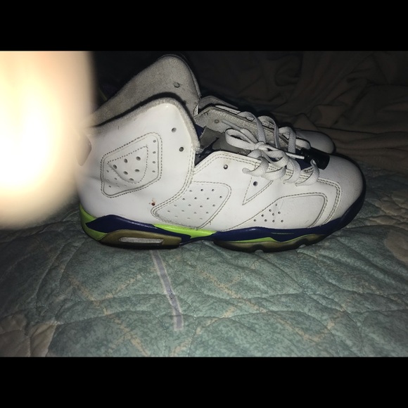 Shoes - Picture 4 of 8